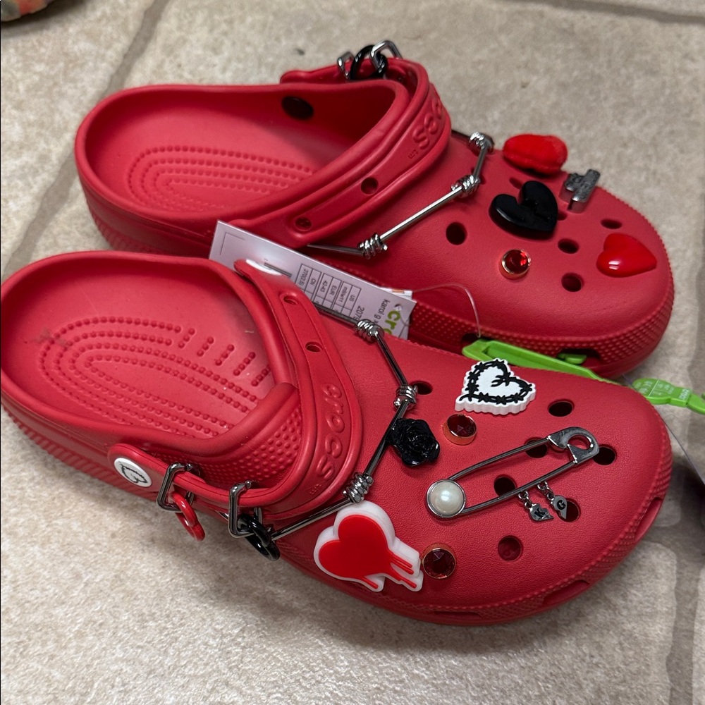 CROCS x Karol G Red Classic Clogs with Charms - Picture 4 of 4